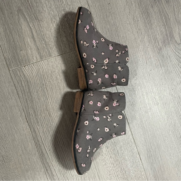 Floral Gray Kids Boots - Picture 5 of 5